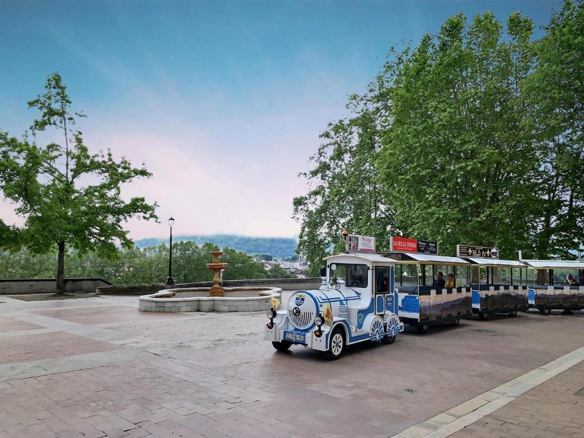 Quartier Du Chateau, Superbe Appartement Avec Parking Pau Exterior foto